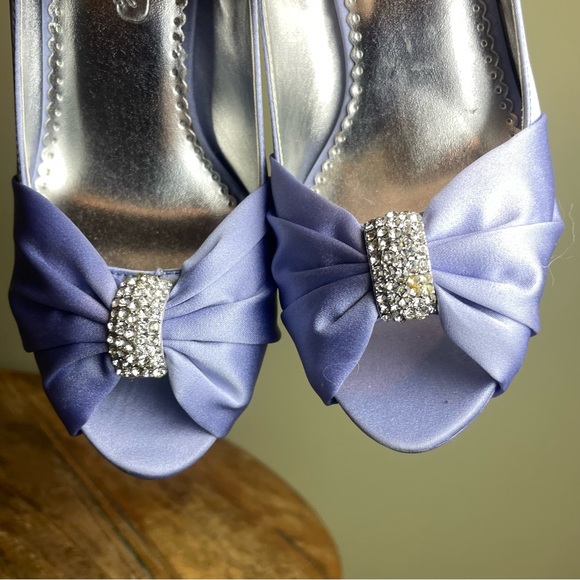 Michelangelo Diana Lavender Satin High Heels Rhinestone Embellishment Sz 7.5 M - Picture 12 of 13